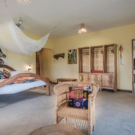 Lake Natron Maasai Giraffe Eco Lodge And Camping Mtowabaga エクステリア 写真