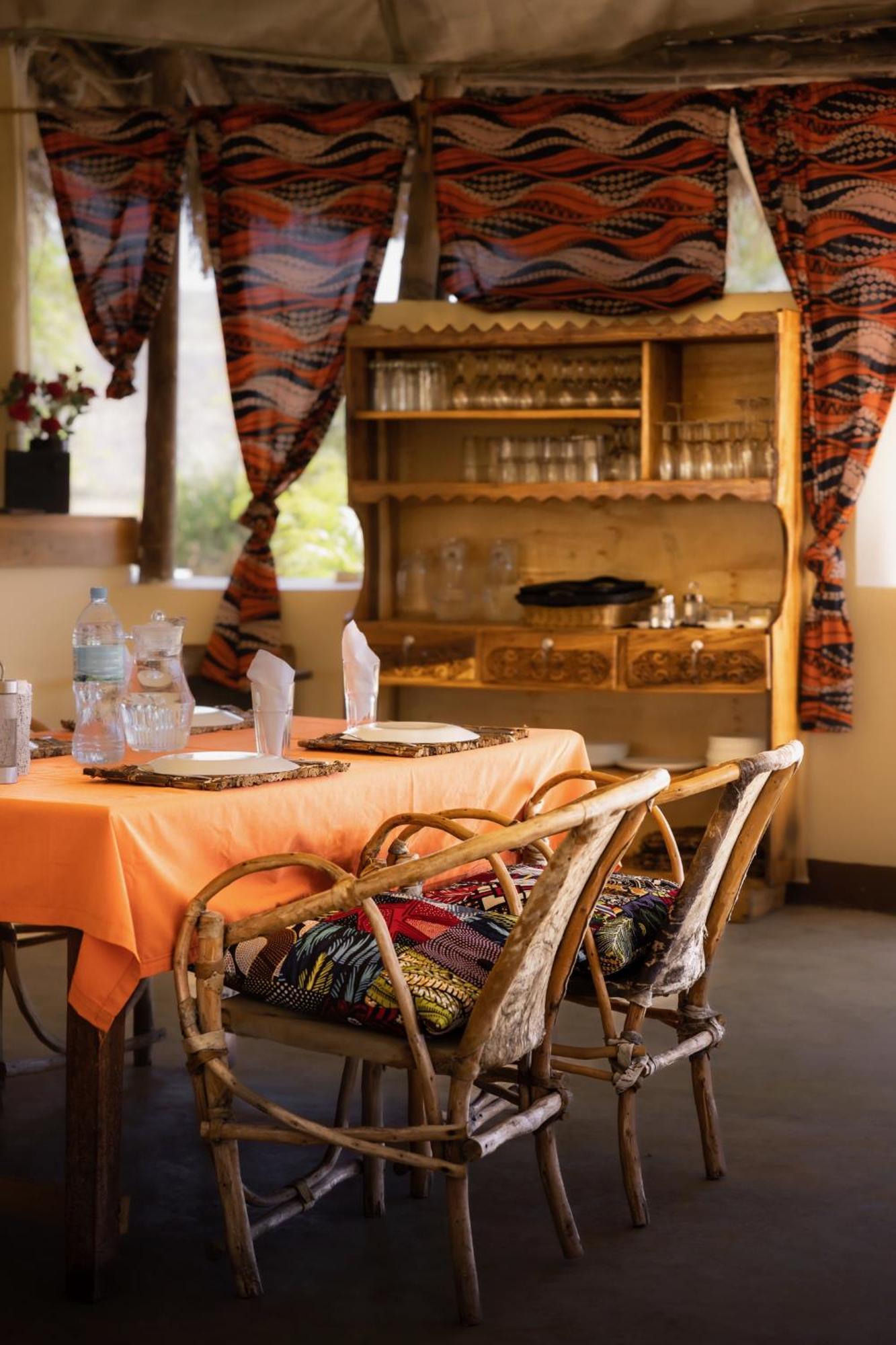 Lake Natron Maasai Giraffe Eco Lodge And Camping Mtowabaga エクステリア 写真